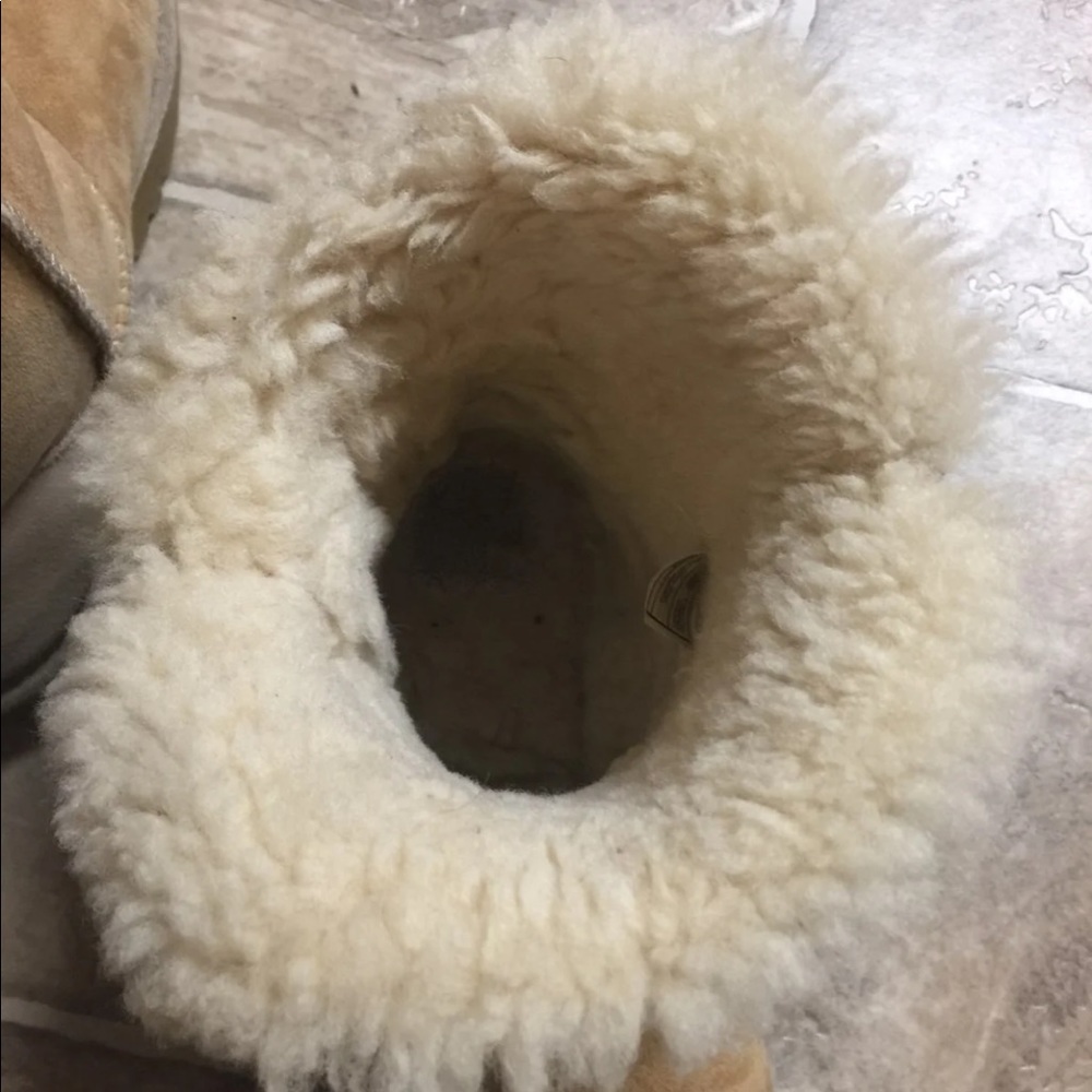 Ugg Bailey Button - image 3